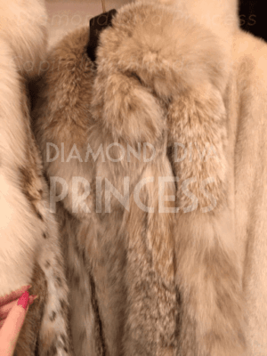 *CREAMY DREAMY* Ultra-fluffy fluff DOWNY SOFT FUR GLAMOUR! VIDEO in My FULL-LENGTH super fluffy Canadian LYNX Fur